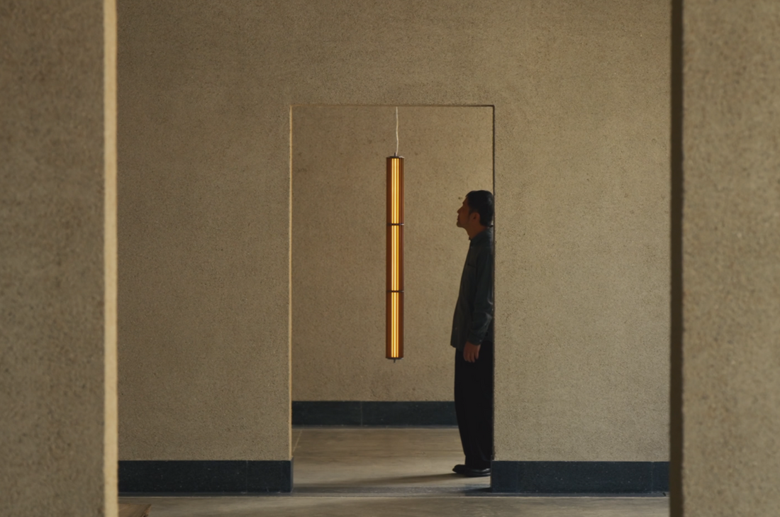Lámpara de diseño creada por Teruhiro Yanagihara para &Tradition, una pieza que combina luz, forma y materiales con un enfoque contemporáneo.