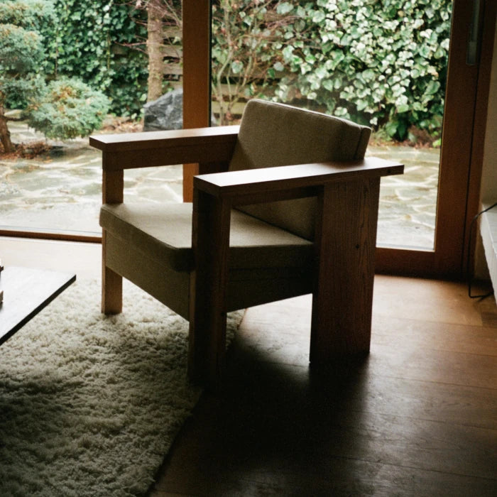 Sillón Symmetry  Lounge Chair | Ash Wood / Oat Fabric