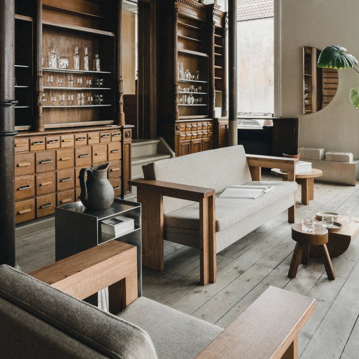 Sofá Symmetry Couch | Ash Wood / Oat Fabric