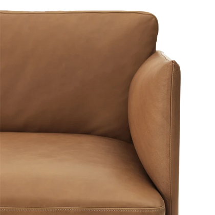 Ancho: 170 cm x Fondo: 84 cm x Alto: 71 cm / Refine Leather Cognac / Pata negra