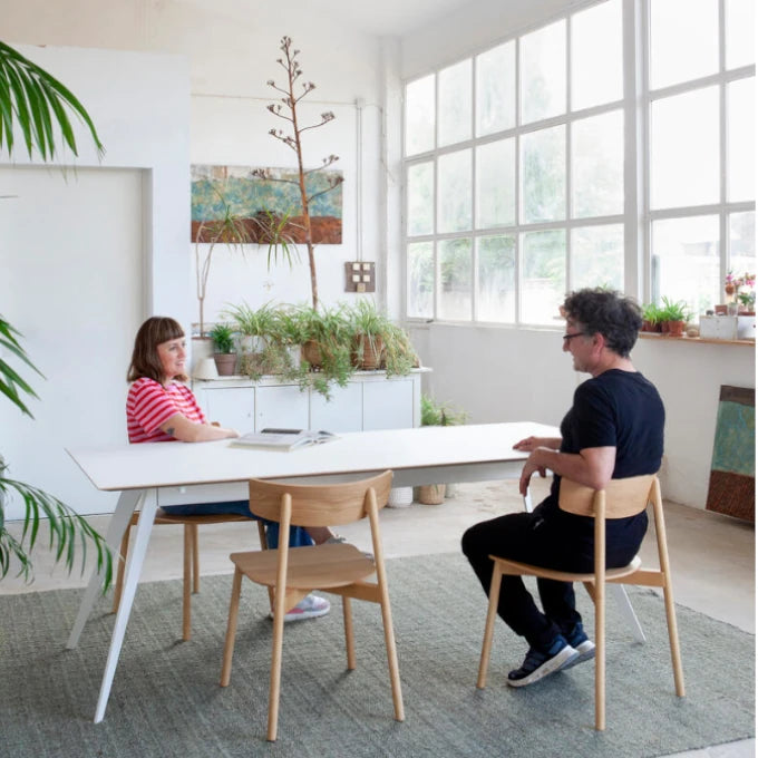 Aise extendable wooden dining table