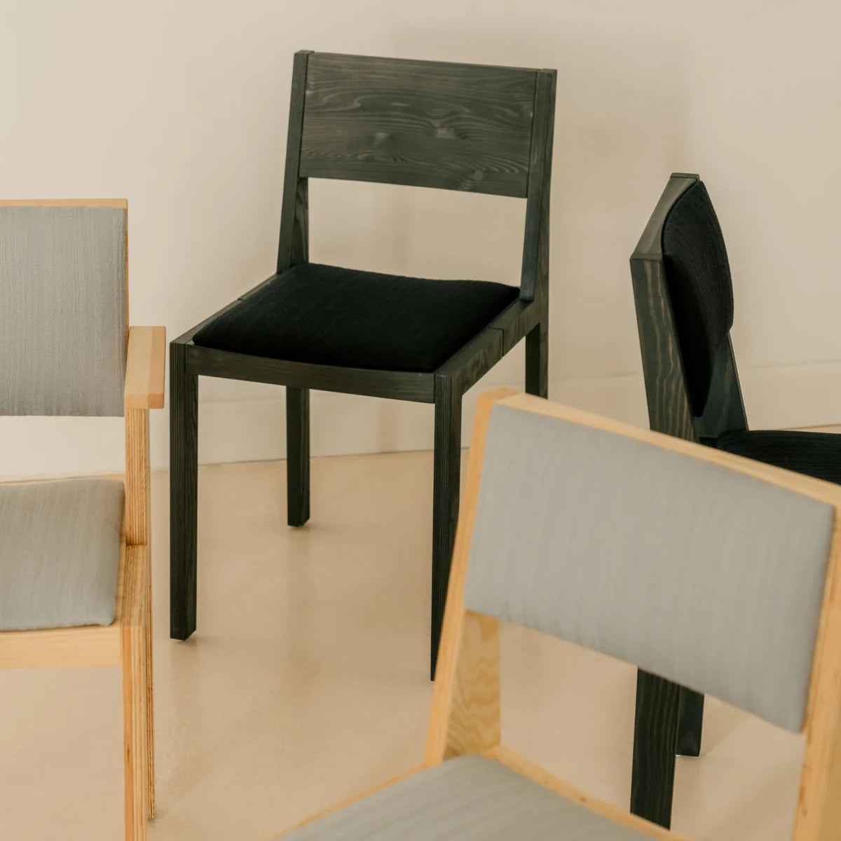 Silla de comedor Maasto 016 | Tapizada