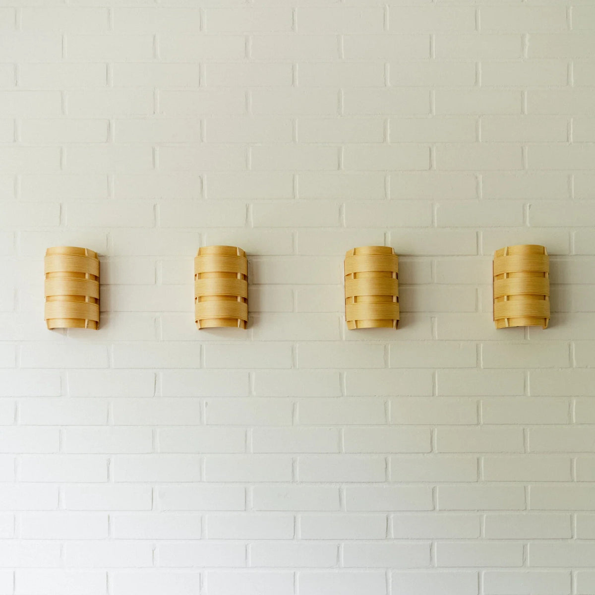 Aplique de madera de pino con diseño escandinavo elegante y contemporáneo