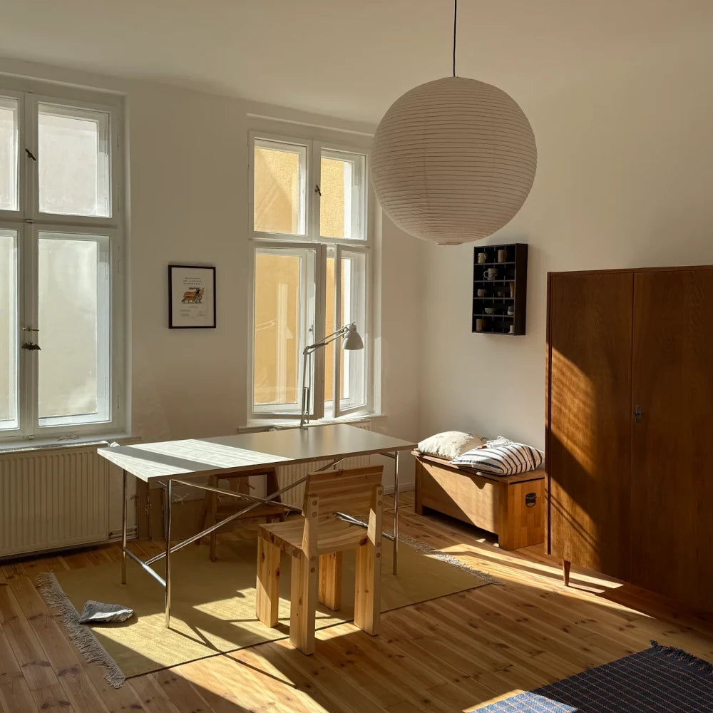 Silla de madera natural de diseño contemporáneo